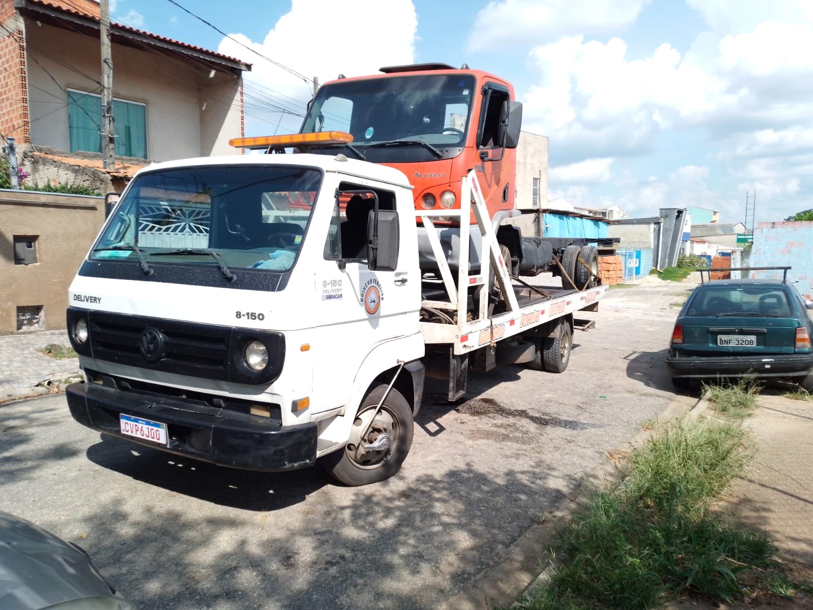 Reboque de carro em plataforma de guincho em Sorocaba